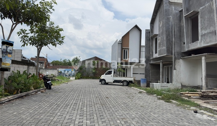 Arumba Suhat 2-Story House Near Brawijaya University 2