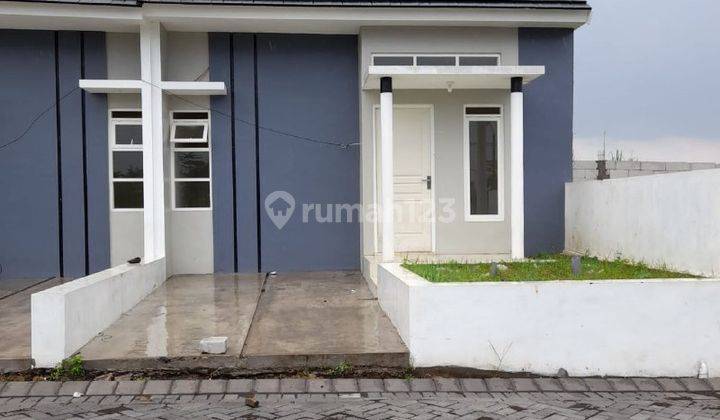 Rumah Modern Wagir Dekat Pusat Kota Malang 1