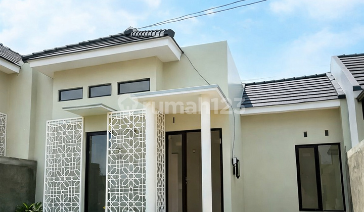 Rumah Modern Minimalis Kota Malang Dekat Kampus dan Sekolah Rumah Modern Minimalis Kota Malang Dekat Kampus dan Sekolah