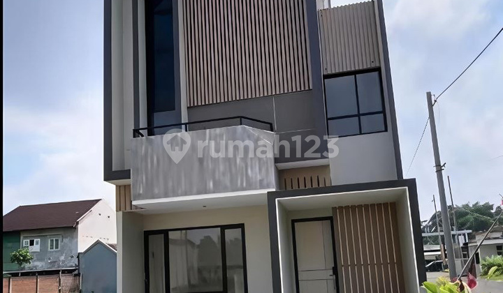 Rumah 2 Lantai Nol Jalan Bumiayu Kota Malang Rumah 2 Lantai Nol Jalan Bumiayu Kota Malang