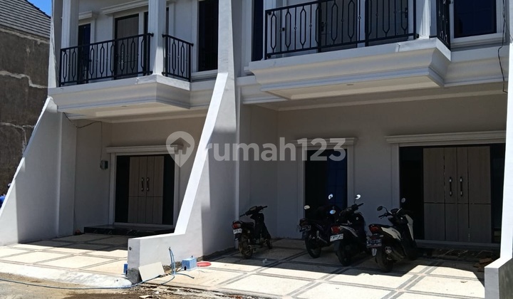Rumah Mewah 2 Lantai Nol Jalan Jalibar Kepanjen