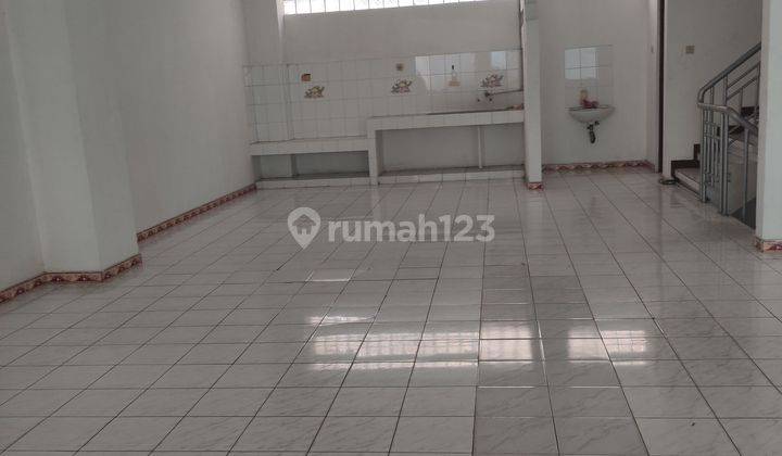 RUKO DI PINGGIR JALAN JAKARTA PUSAT 1