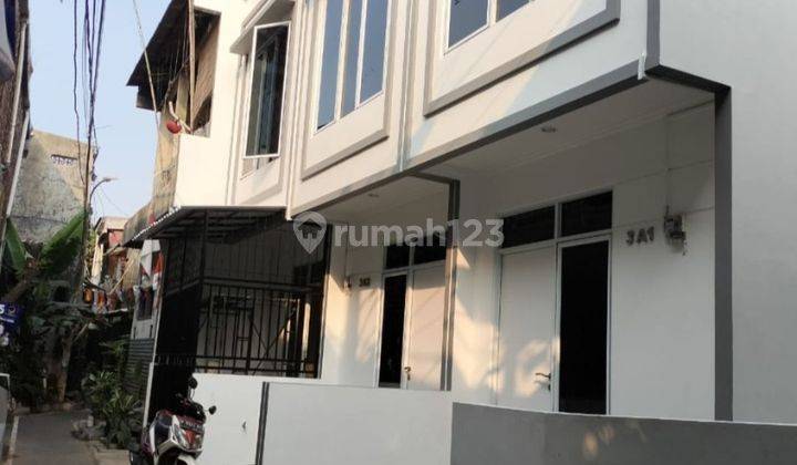 Rumah dijual 2 Lantai di Jl keadilan SHM 2