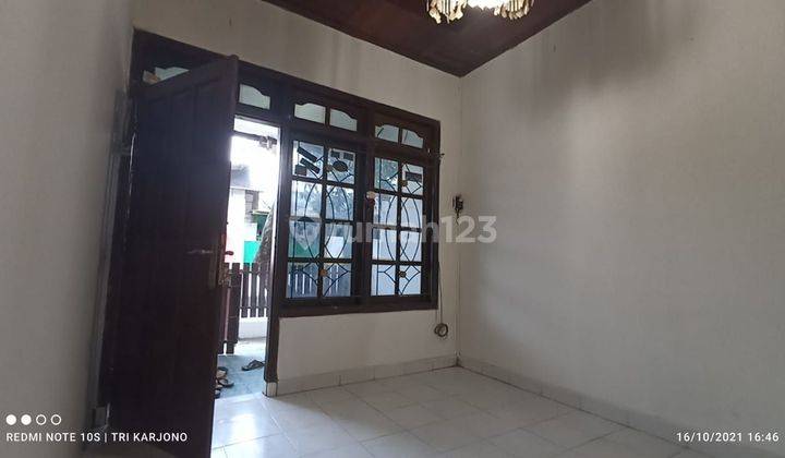 Dijual Rumah 2 lantai di Pucang Gading 1