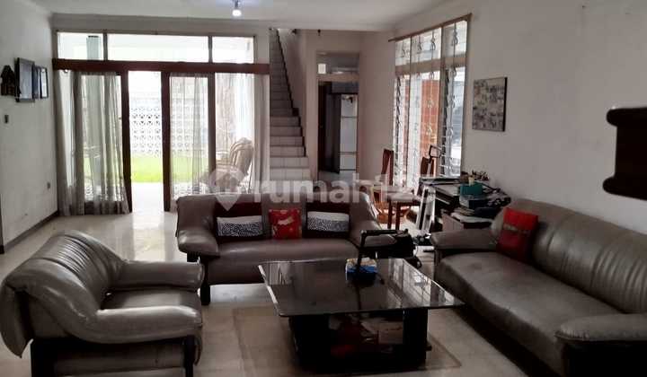 Rumah Terawat di Sayap Elang Rajawali Kota Bandung Rumah Terawat di Sayap Elang Rajawali Kota Bandung