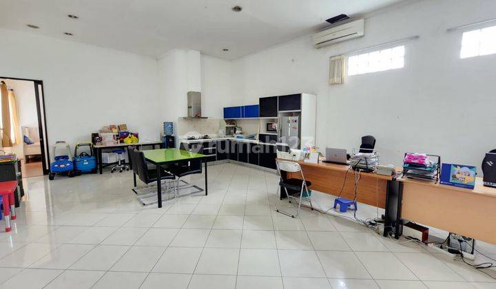 Ruang Usaha Cocok Untuk Kantor Toko di Surya Sumantri Bandung 12