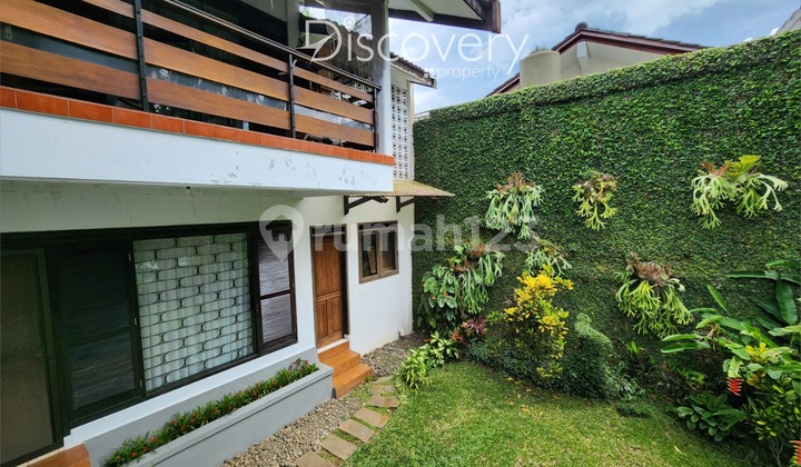 Rumah Asri di Sayap Hegarmanah, Ciumbuleuit Bandung