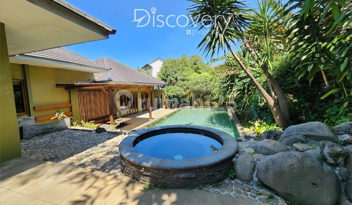 Rumah Dengan Kolam Renang di Jalan Bukit Raya Atas Ciumbuleuit 2