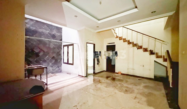 Rumah 2 Lantai Lokasi Strategis Di Batununggal Indah Bandung