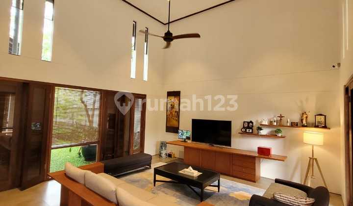 Rumah Luxury Asri di Sayap Ciumbuleuit Bandung