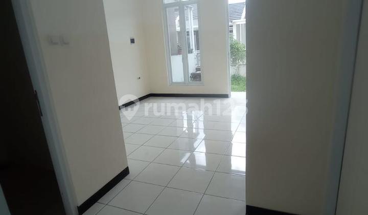 Disewakan Rumah Terawat di Komplek Taman Kopo Indah 1