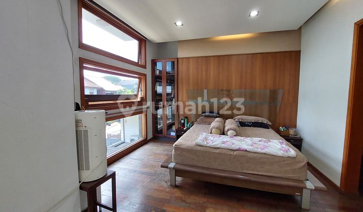 Rumah 2 Lantai di Taman Millenium Dekat Tol Pasteur Bandung