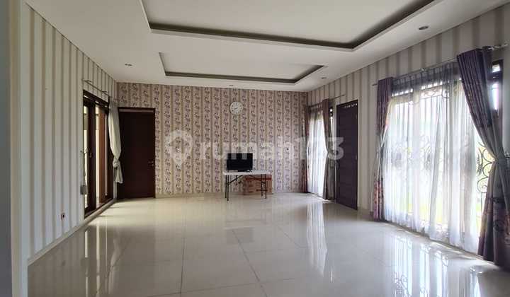 Spacious 2-Story Well-Maintained House Ready to Occupy in Batununggal Asri Spacious 2-Story Well-Maintained House Ready to Occupy in Batununggal Asri