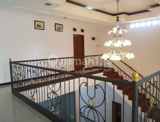 Rumah 2 Lantai Luas Hampir Full Furnish di Mekarwangi Bandung