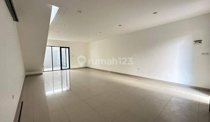 Dijual Ruko Strategis di Jalan Gatot Subroto Tengah Kota Bandung 1