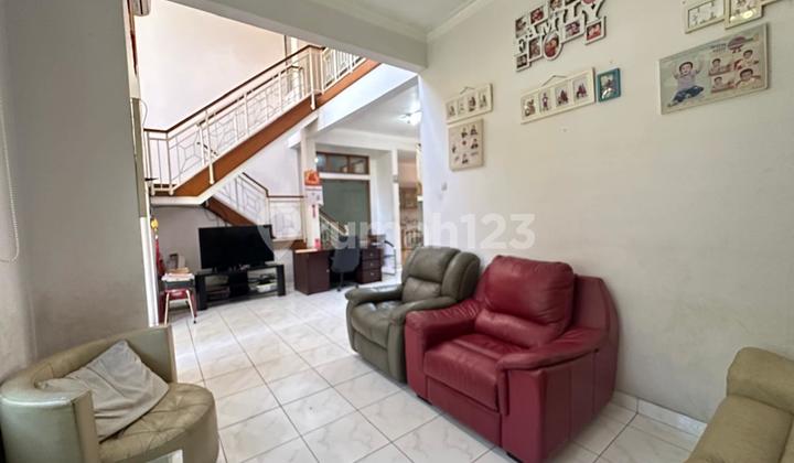 Rumah Hook 3 Lantai Jual Cepat di Batununggal Harga Bawah Pasar 2