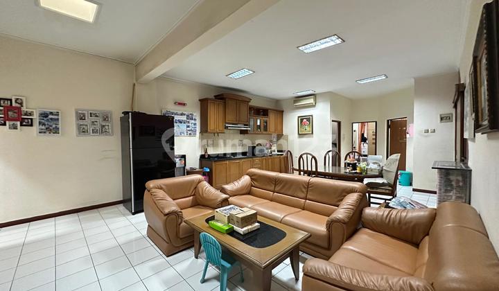 Disewakan Ruko Luas 3 Lantai di Kawasan Batununggal Bandung