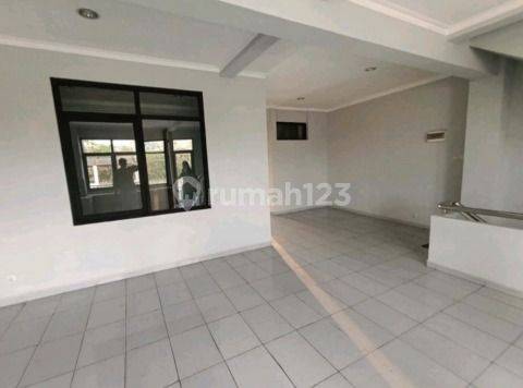 Dijual Ruang Usaha 5 Lantai Siap Pakai Surya Sumantri Bandung 2