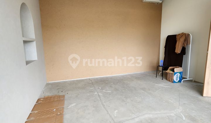 Spacious Strategic 3.5-Story Shop House in Paskal Kebon Jati, Bandung City 2