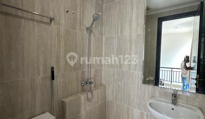 Dijual Cepat Rumah 2 Lantai Mewah Siap Huni di Podomoro Park 2