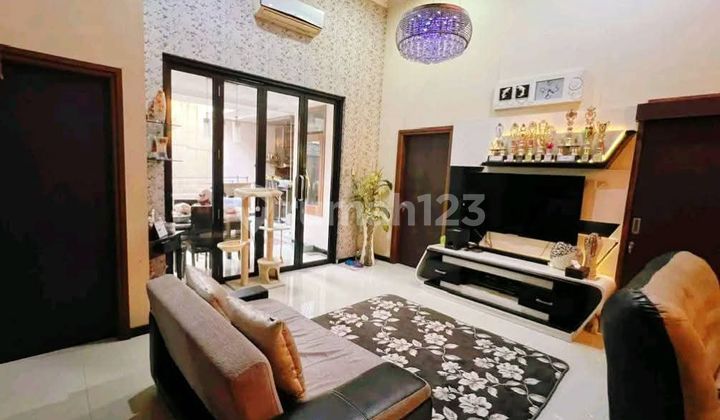 Nice House in the Elite Graha Estetika Housing Complex, Strategically Located Near Undip Campus 2