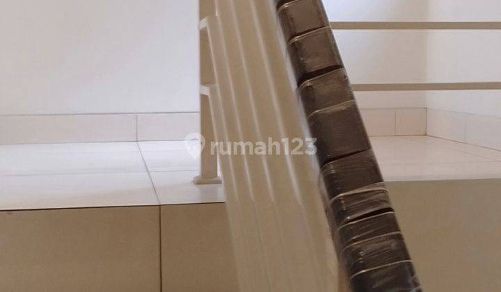 Di Kontrakan Rumah 2 Lantai Full Purnish di Summerecon Karawang Barat Jawa Barat  11