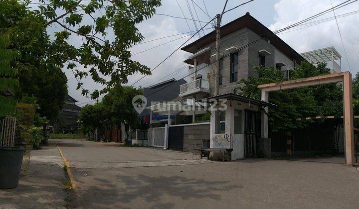 Dijual Rumah 3 Lantai 6 Kamar Tidur Telukjambe di Karawang  6