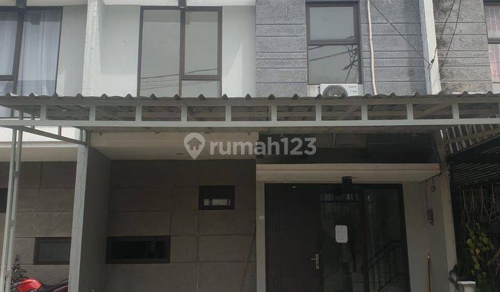 DiJual Cepat Murah dibawah Harga Pasaran Rumah 2 Lantai River Garden Galuhmas Di Karawang Barat  1