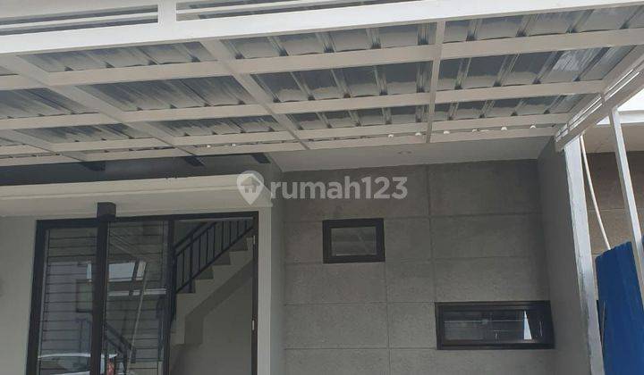 Dikontrakan Rumah 2 Lantai Minimalis ditengah Kota Galuhmas Karawang  1