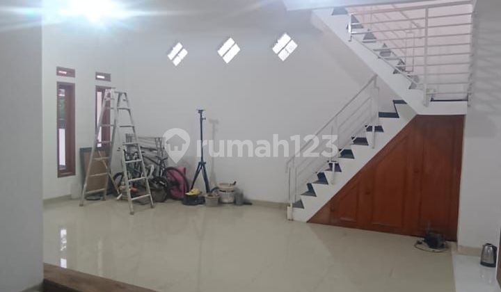 Disewakan Rumah Bagus Terawat Strategis Di Antapani Bandung 2