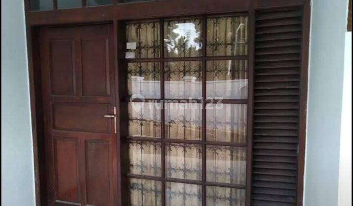 Disewakan Rumah Cantik Siap Huni Strategis di Suryalaya Bandung 2