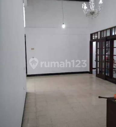 Disewakan Rumah Cantik Siap Huni Strategis di Suryalaya Bandung 4