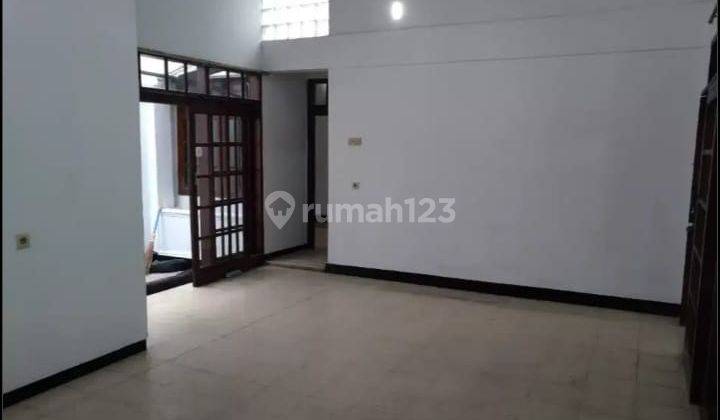 Disewakan Rumah Cantik Siap Huni Strategis di Suryalaya Bandung 6