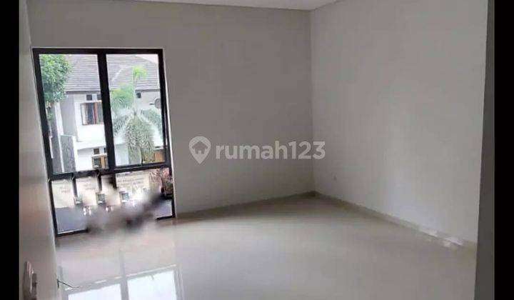 Rumah Baru Dijual Minimalis Lokasi Strategis di Istana Regensi  2