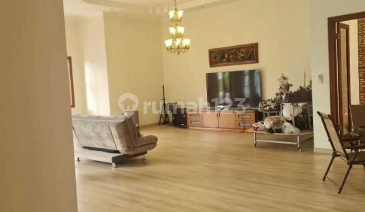 Dijual Nego Rumah Lux Strategis Semi Furnished di Garuda Bandung 2