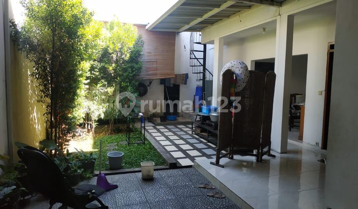 Dijual Nego Rumah Luas 2 Lantai Strategis di Kembar Bandung 2