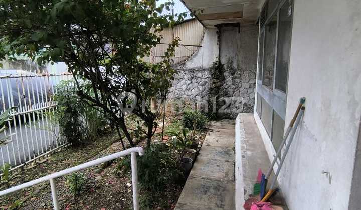 Dijual NEgo Rumah Lama Kokoh Terawat di Moch Ramdhan Bandung