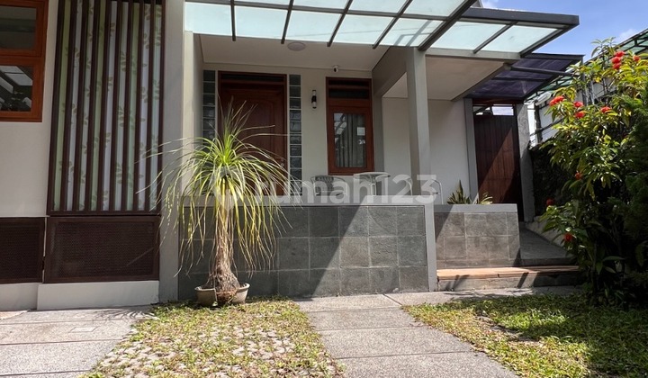 Dijual Rumah Bagus Terawat Lokasi Strategis di Setiabudi Bandung 2