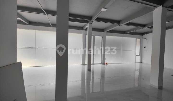 Dijual Ruang Usaha sudah Renov Strategis di Setiabudi Bandung
