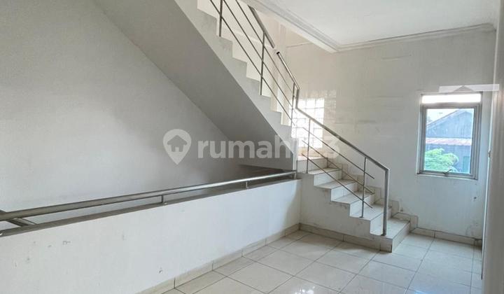 For Rent: Nice Shop House with Strategic Location on Main Road Laswi Bandung 2