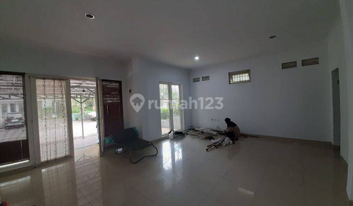 Disewakan Rumah Bagus Cocok Untuk Kantor di Cigadung Bandung 2