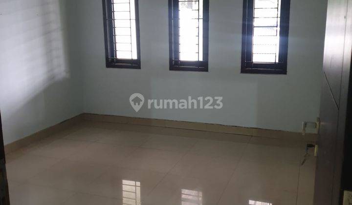 Dijual Rumah Minimalis Bagus di Singgasana Pradana Bandung 2