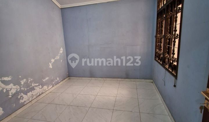 Dijual Rumah Besar Terenovasi di Taman Kopo Indah I Bandung 1