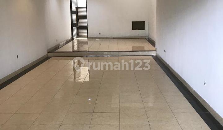 Disewakan Ruko untuk Usaha Lokasi Strategis di Sudirman Bandung Disewakan Ruko untuk Usaha Lokasi Strategis di Sudirman Bandung