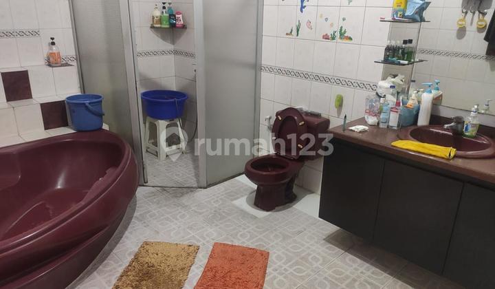 For Sale Well-Maintained Nice House in Strategic Location, Twin Bandung 2