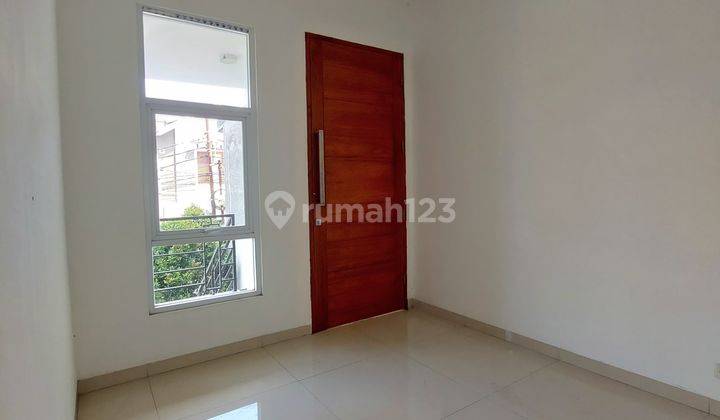 Dijual Cepat Rumah Bagus 3 lantai di Sayap Setiabudi Bandung 1