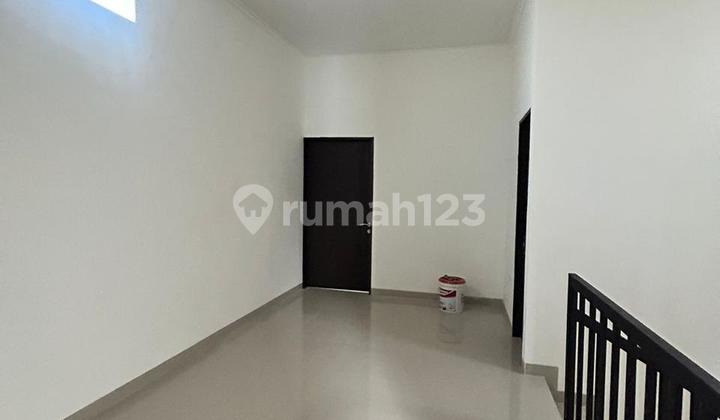 Dijual Rumah Baru Minimalis lokasi Strategis di Sayap Turangga