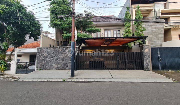 Rent Rumah Bagus Area Kebayoran Baru  1