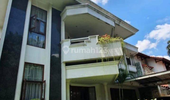 Rumah 2 Lantai Bagus SHM di Sekolah Duta, Jakarta Selatan 1