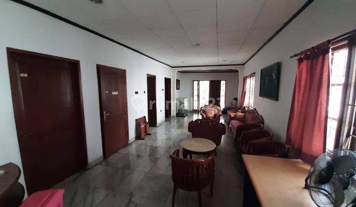 Rumah Bagus Semi Furnished SHM di Wijaya, Jakarta Selatan 2